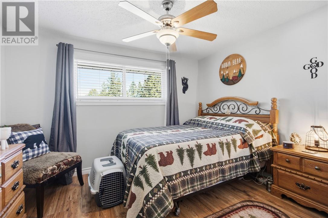 33 Elmhurst Court - 16