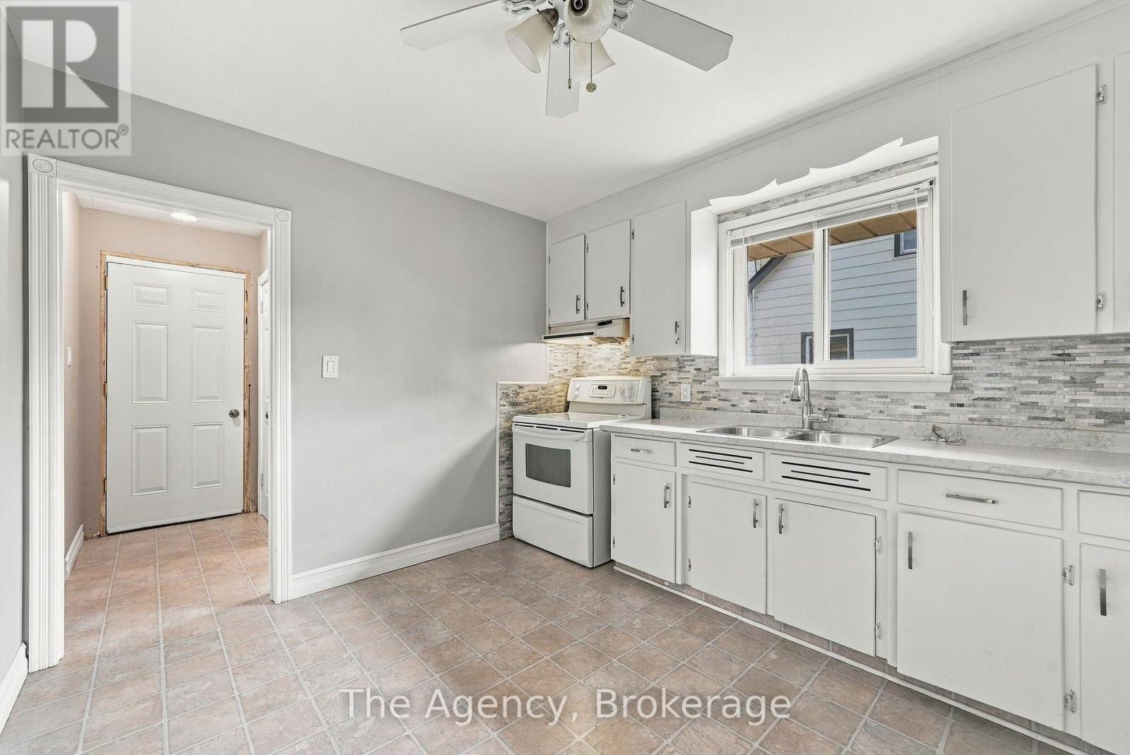 374 Nipigon Street, Oshawa, ON photo 10