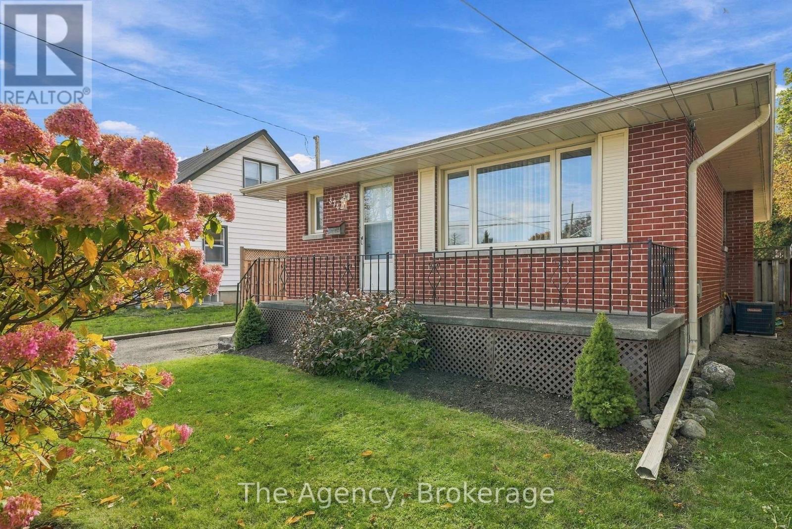 374 Nipigon Street, Oshawa, ON photo 2