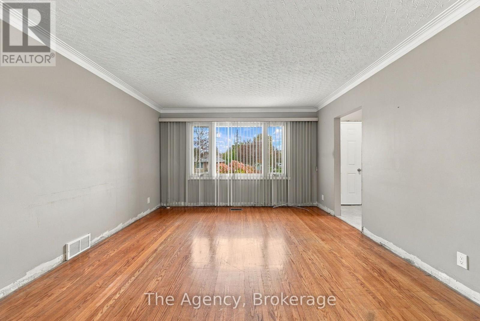 374 Nipigon Street, Oshawa, ON photo 9