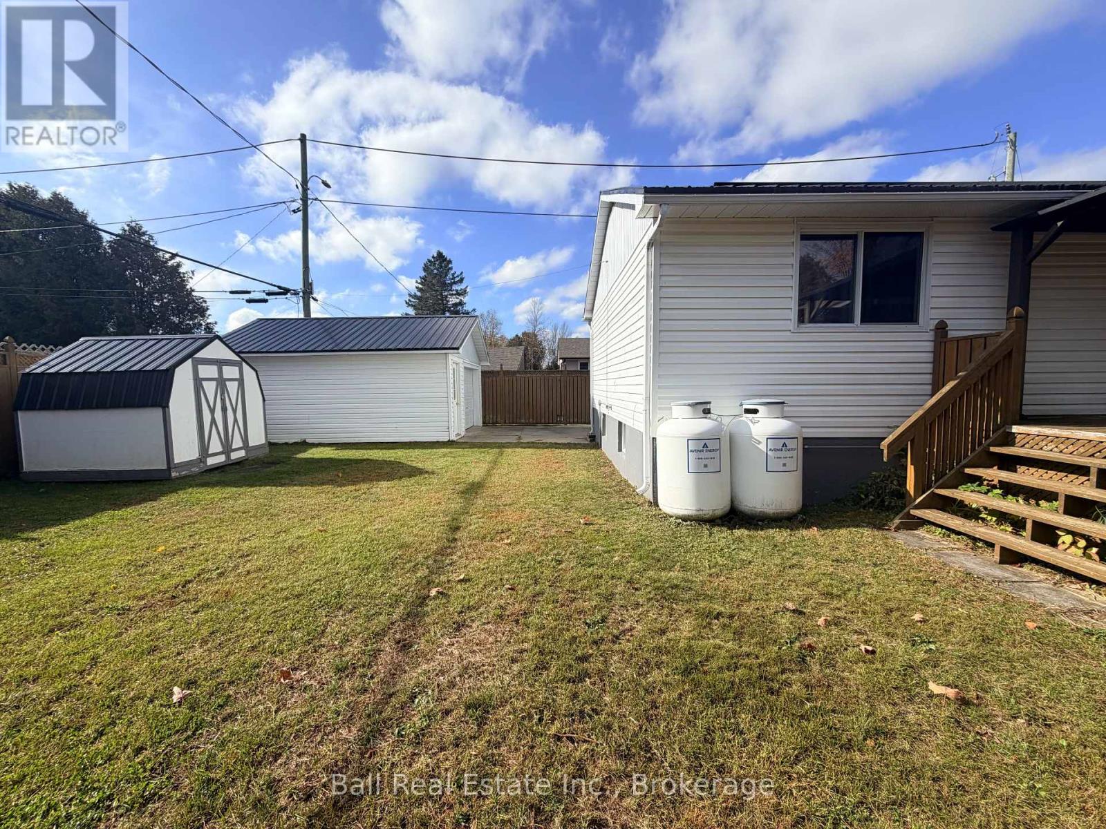21 Larch Street, Highlands East, ON photo 26