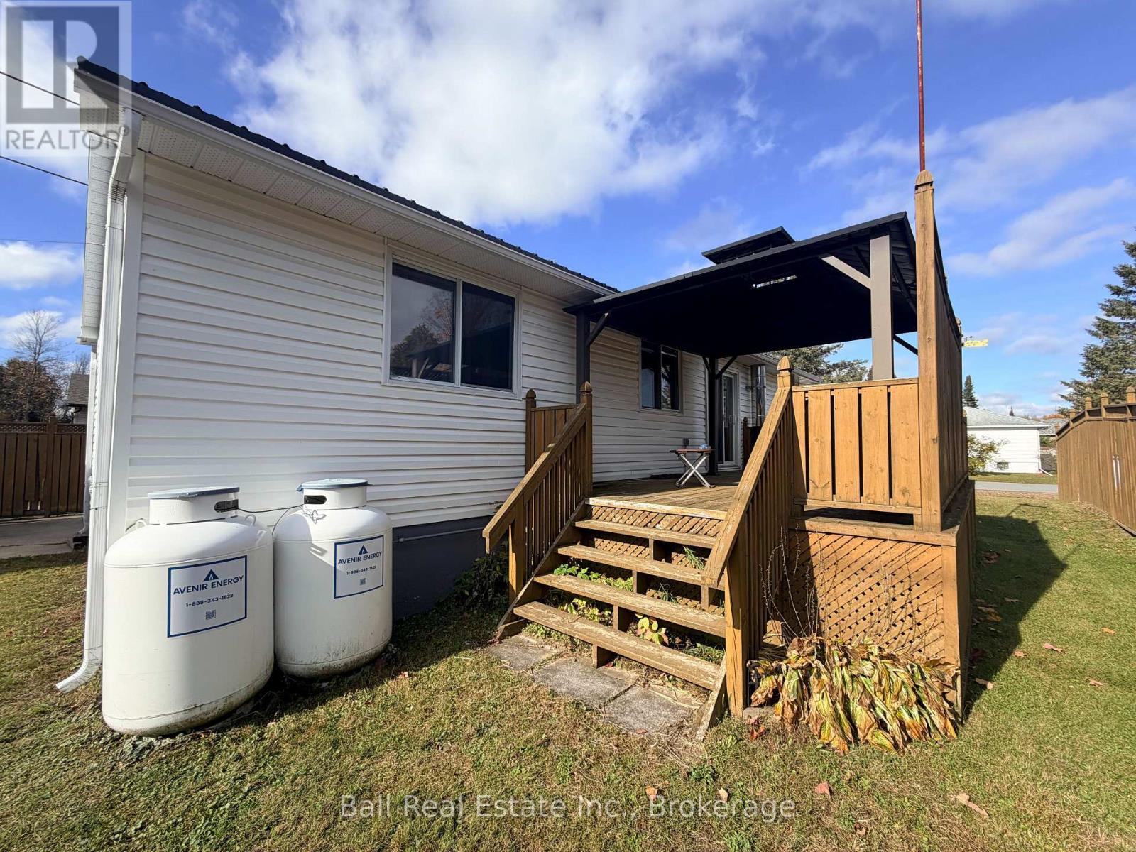 21 Larch Street, Highlands East, ON photo 27