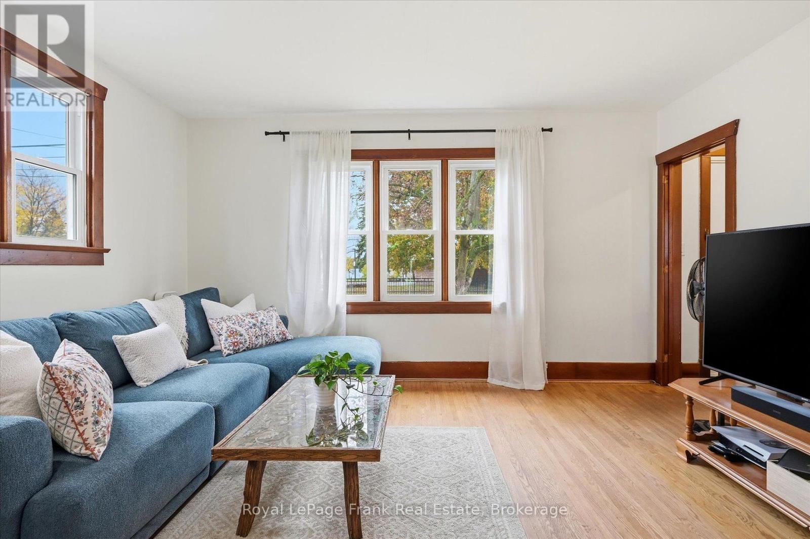 130 Maria Street, Peterborough, ON photo 4