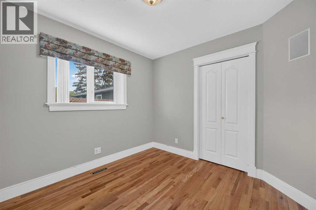 4418 20 Avenue NW, Calgary — photo 31