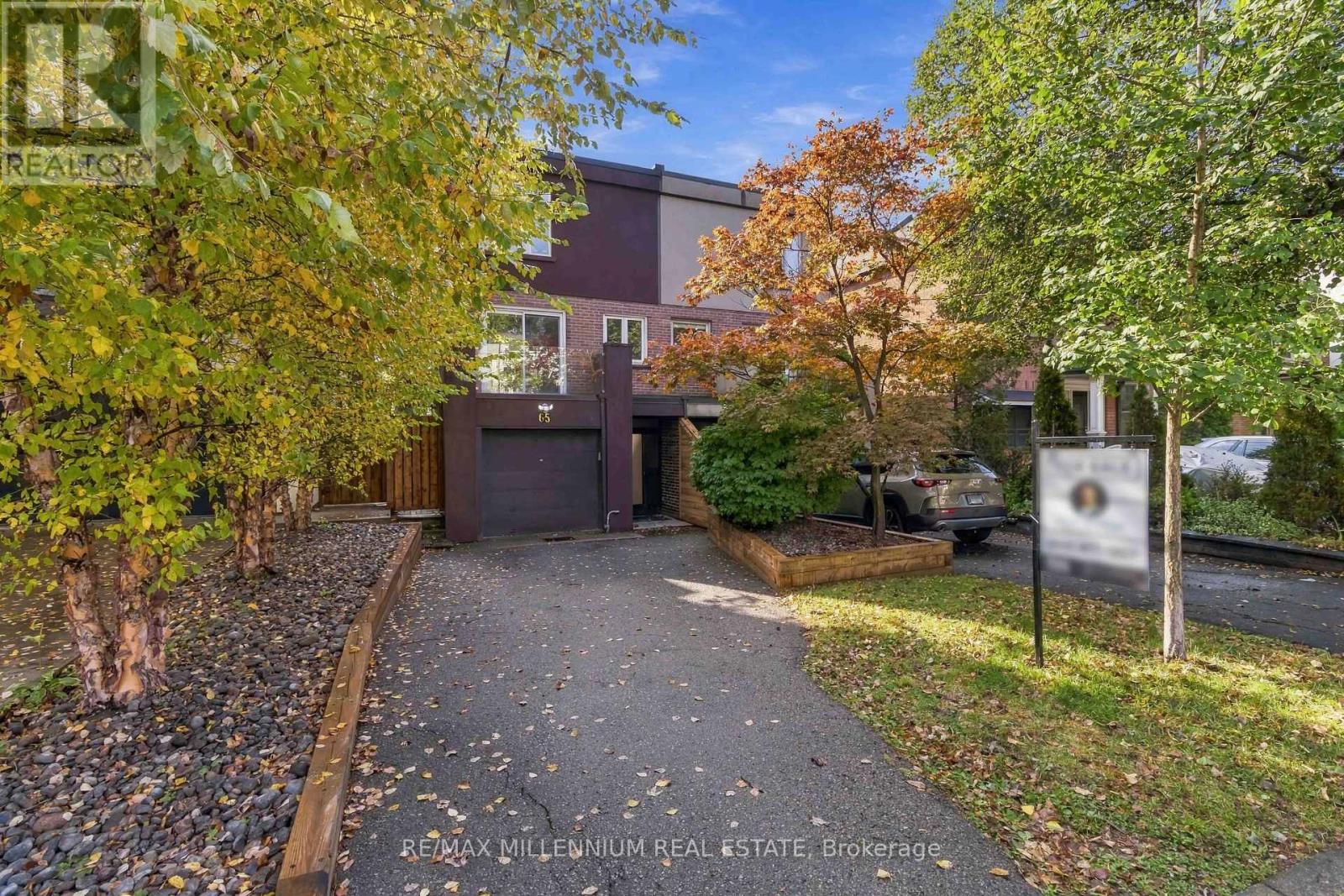 65 Castlefield Avenue, Toronto, ON photo 1