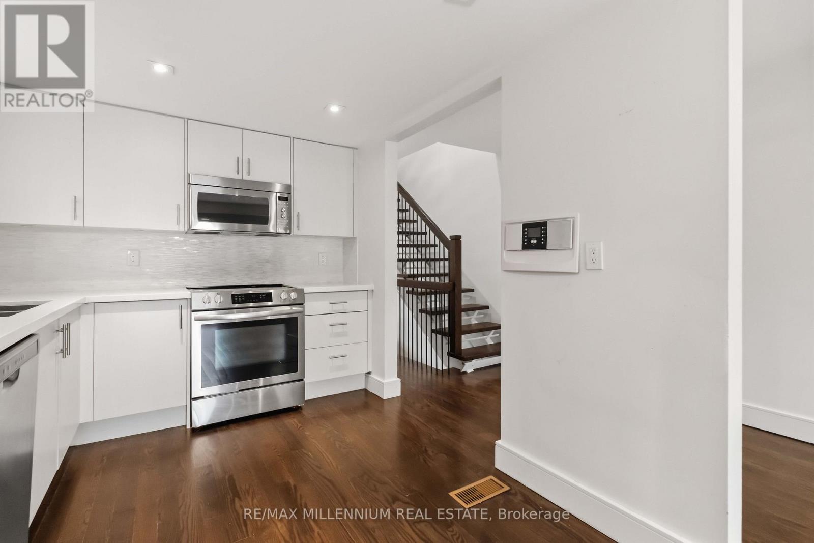 65 Castlefield Avenue, Toronto, ON photo 26
