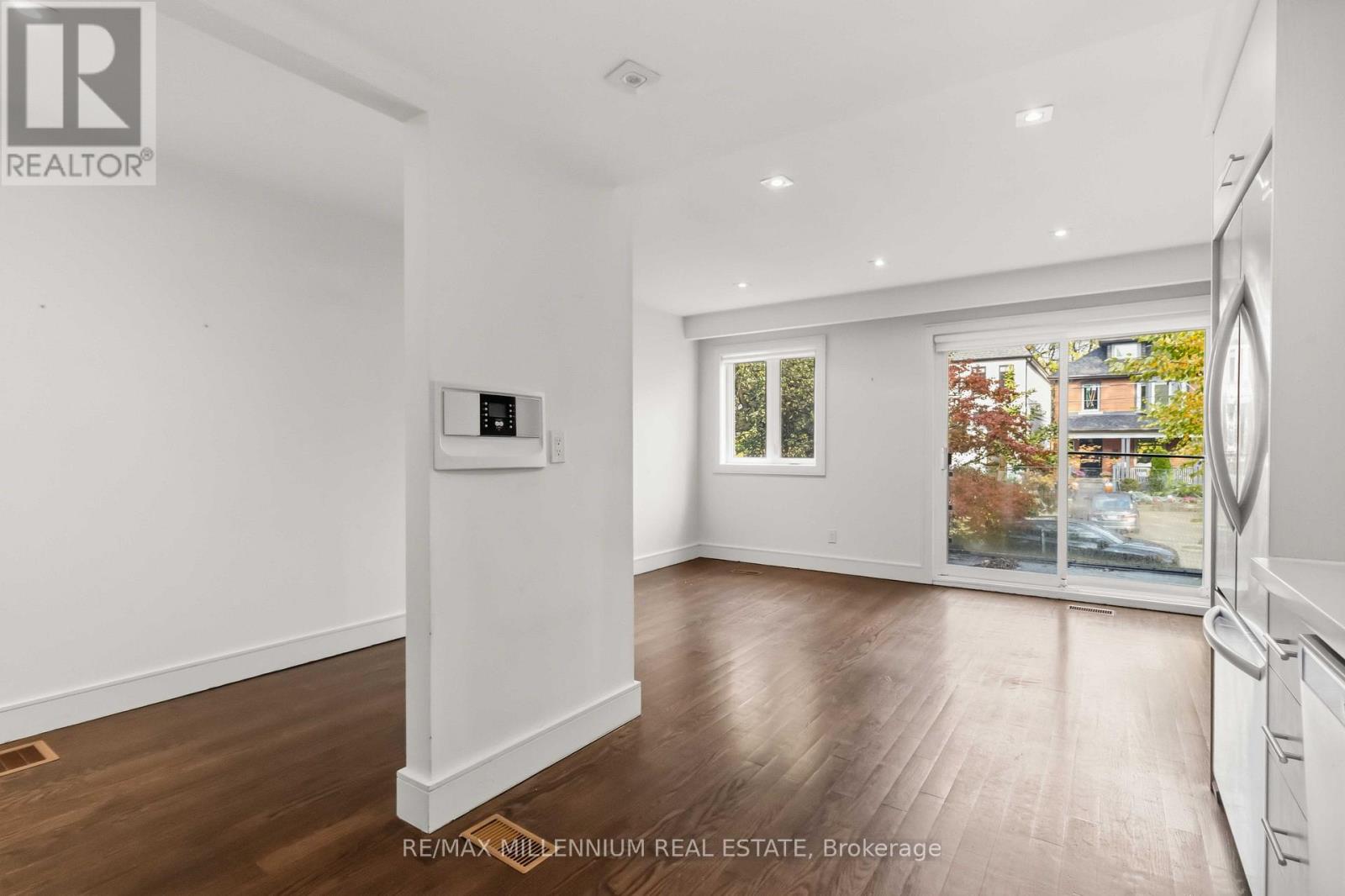65 Castlefield Avenue, Toronto, ON photo 27