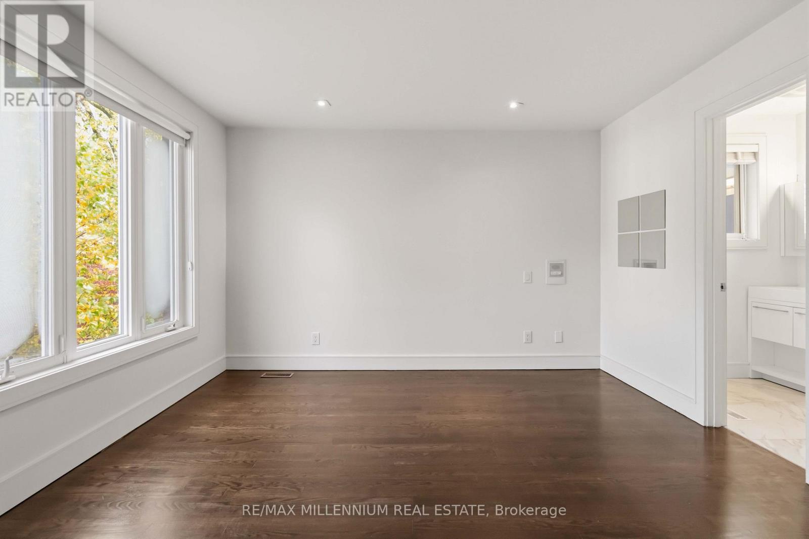 65 Castlefield Avenue, Toronto, ON photo 44
