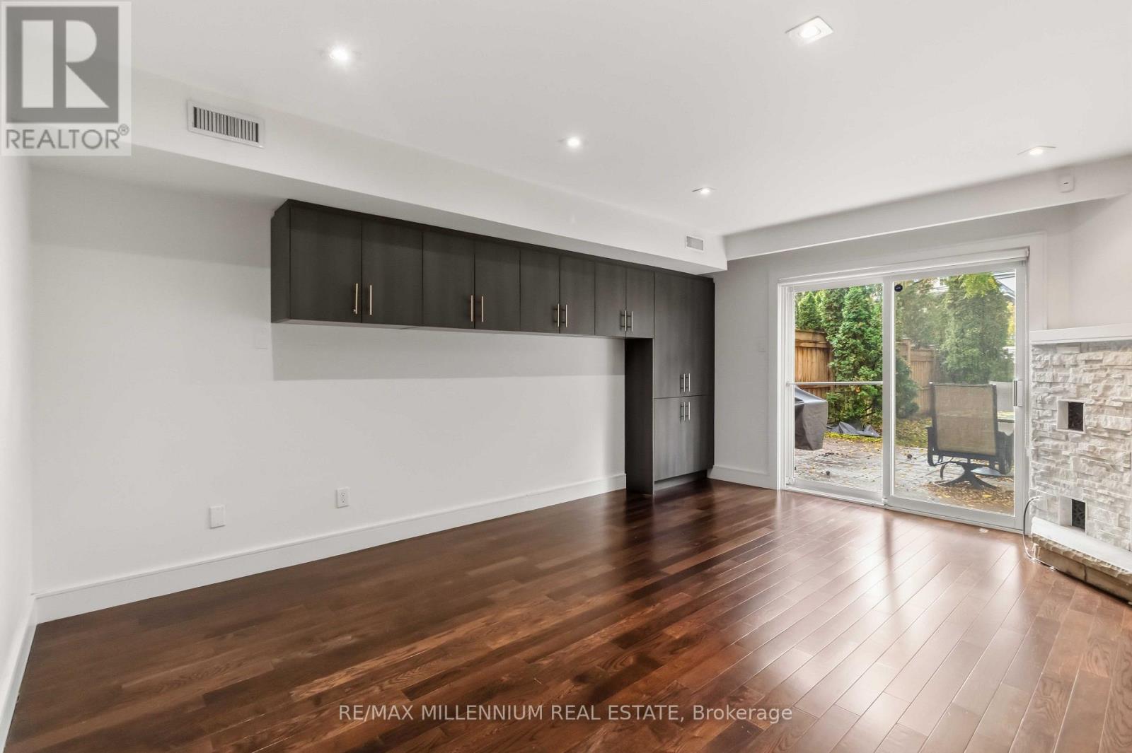 65 Castlefield Avenue, Toronto, ON photo 6