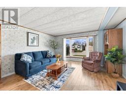 Foyer - 38 Miller Street, Strathroy Caradoc, ON N7G1A6 Photo 9
