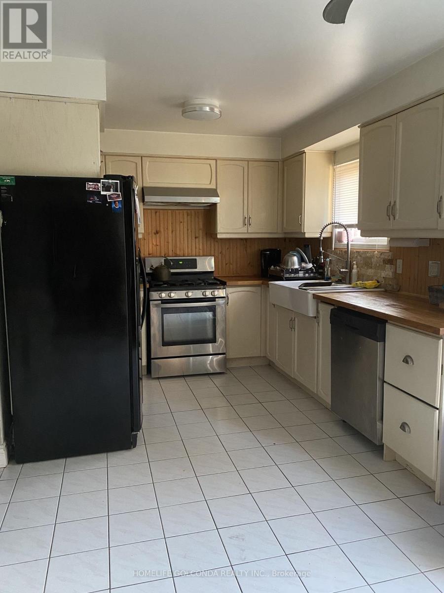 17 Hartrick Place, Whitby, ON photo 6