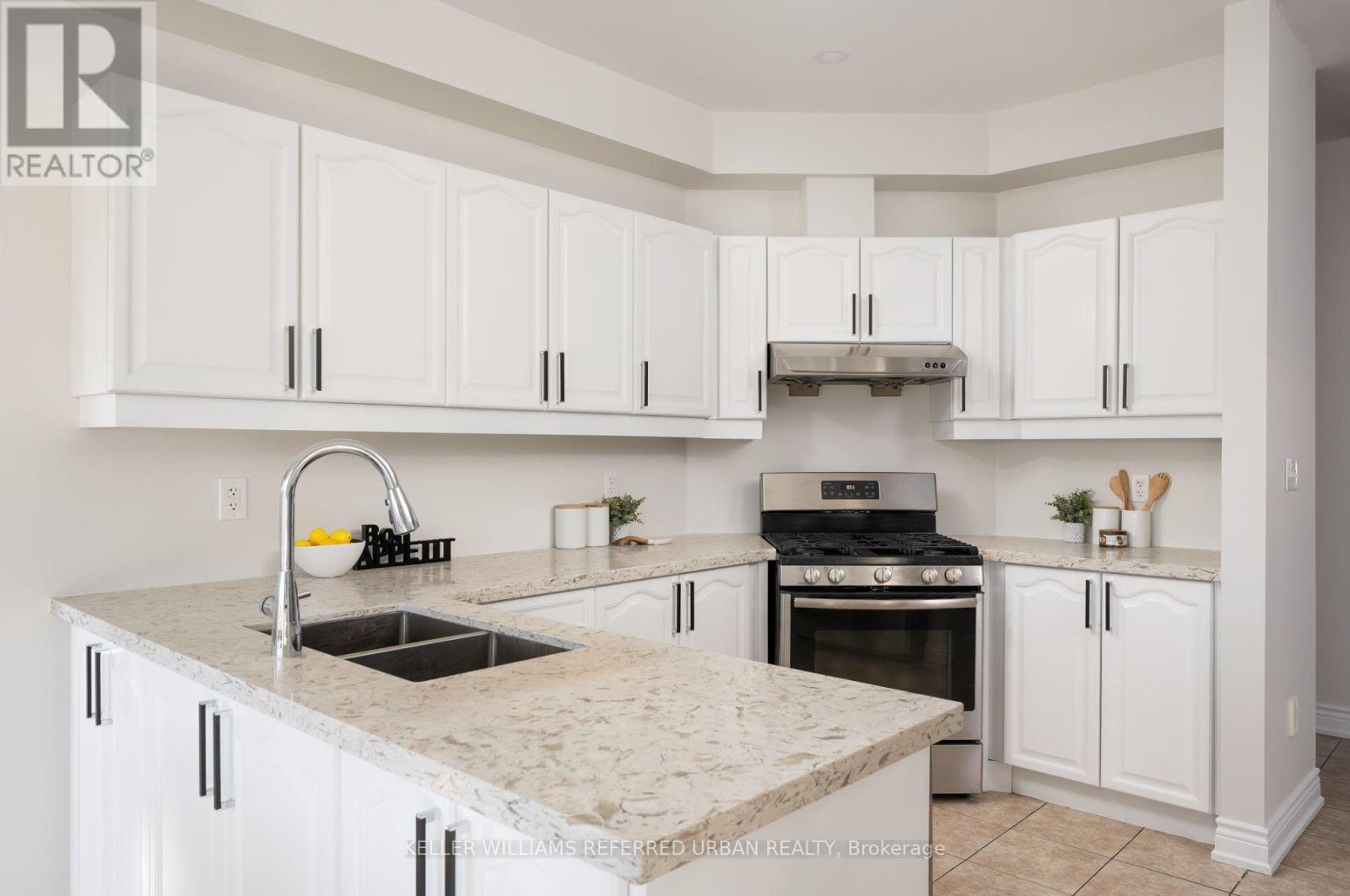 19 Kayak Crescent, Toronto, ON photo 10