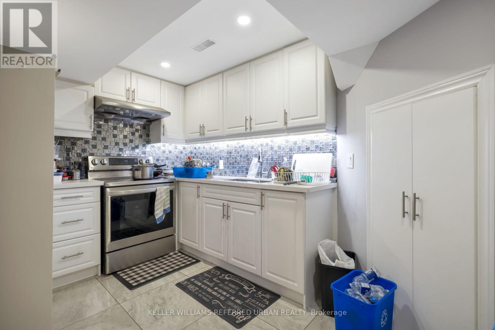 19 Kayak Crescent, Toronto, ON photo 40