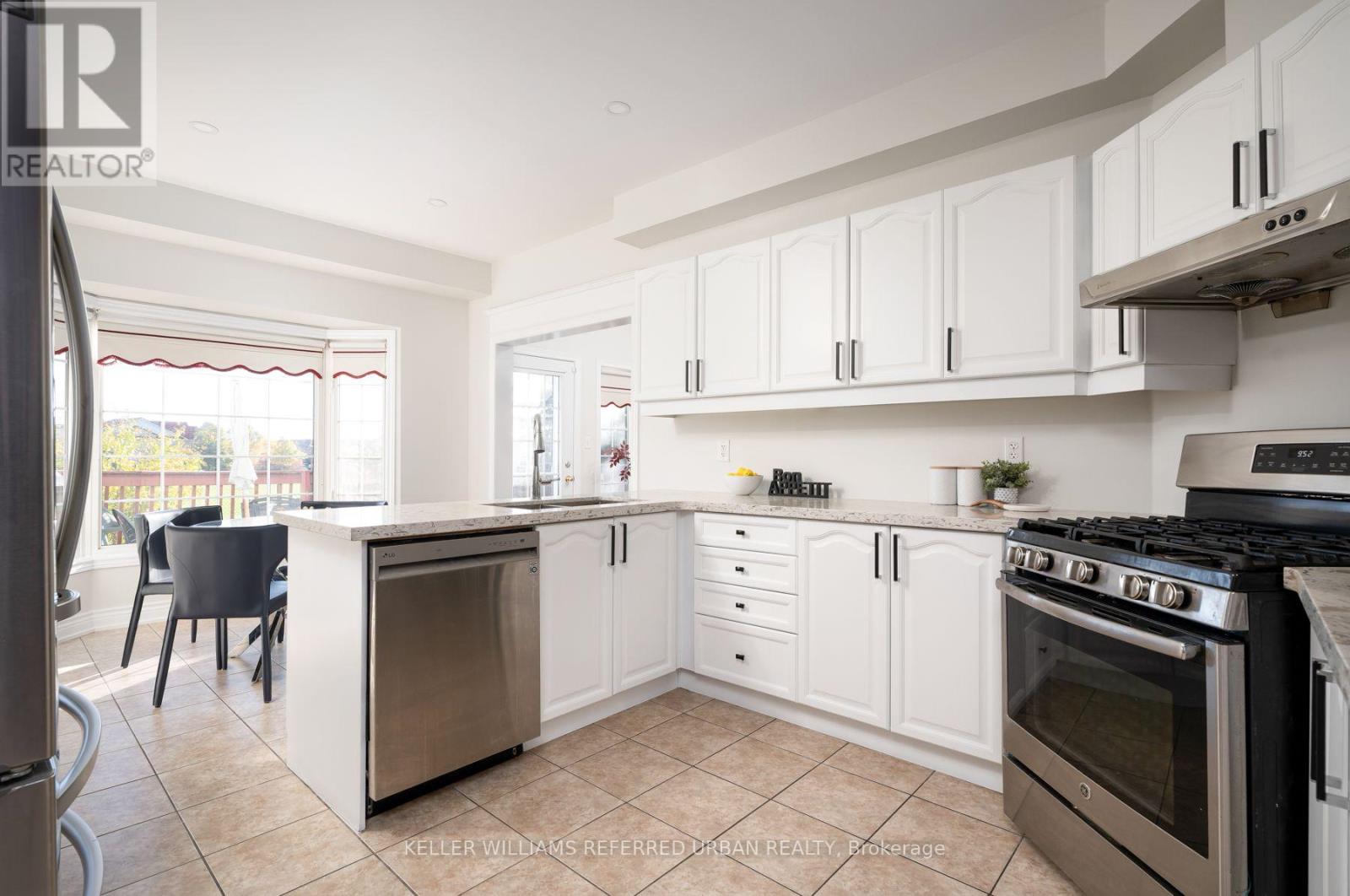 19 Kayak Crescent, Toronto, ON photo 9