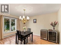 53 Brentwood Drive, photo 5