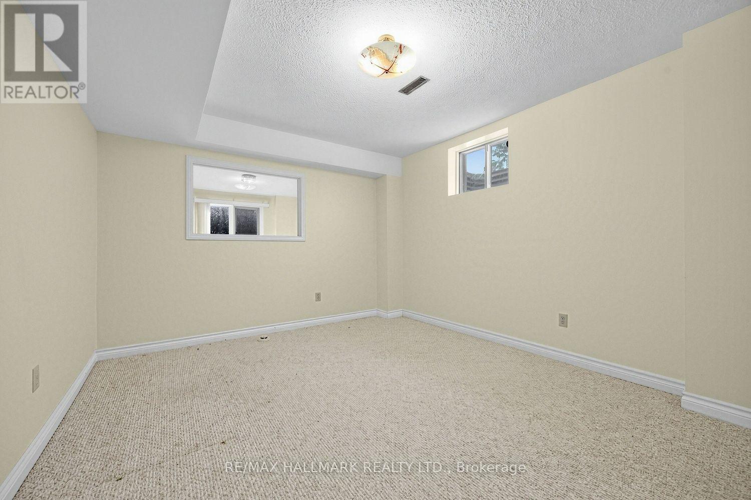 25 CYGNUS DRIVE - 32