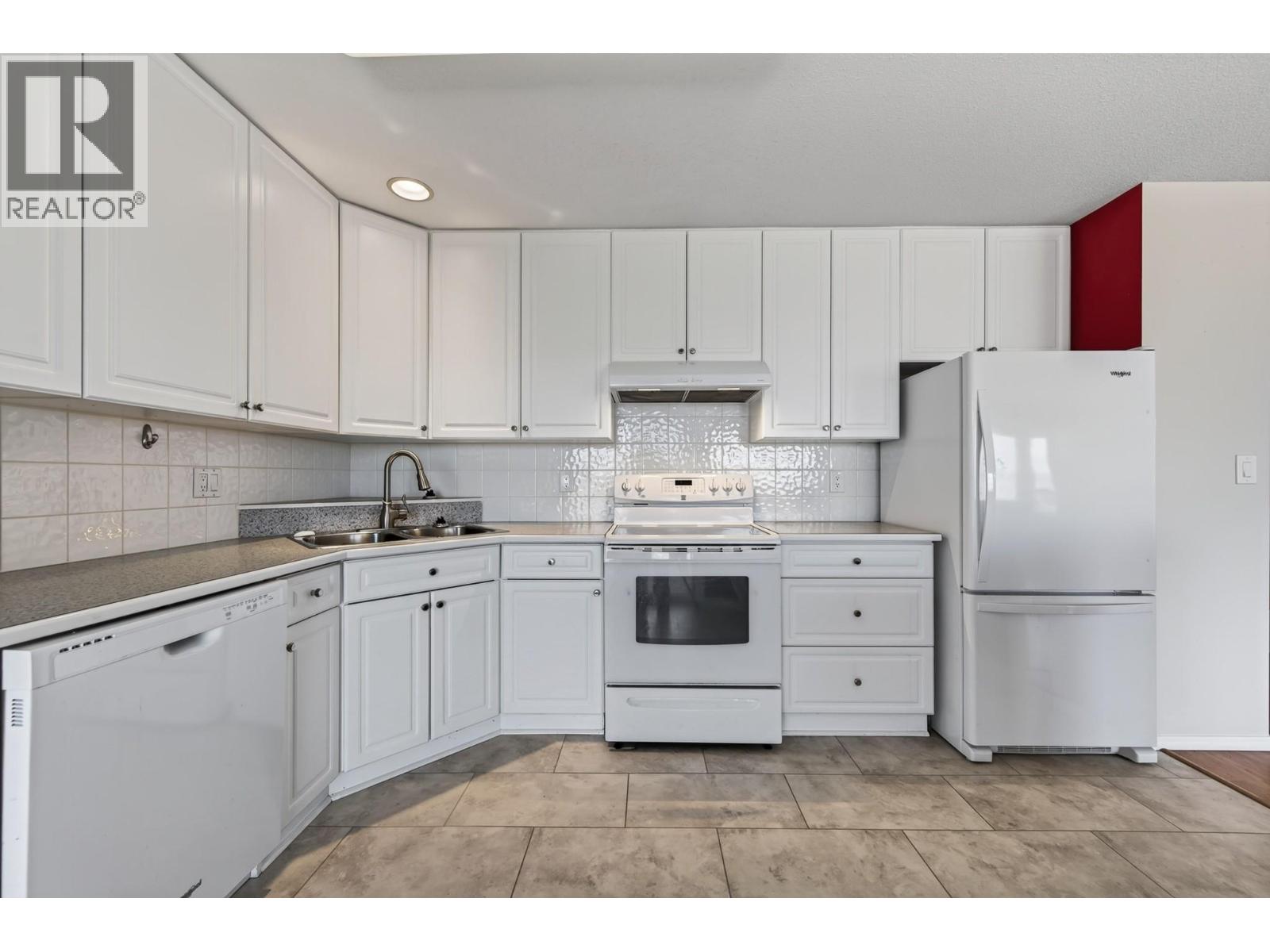 #108 2022 Pacific Way - 12