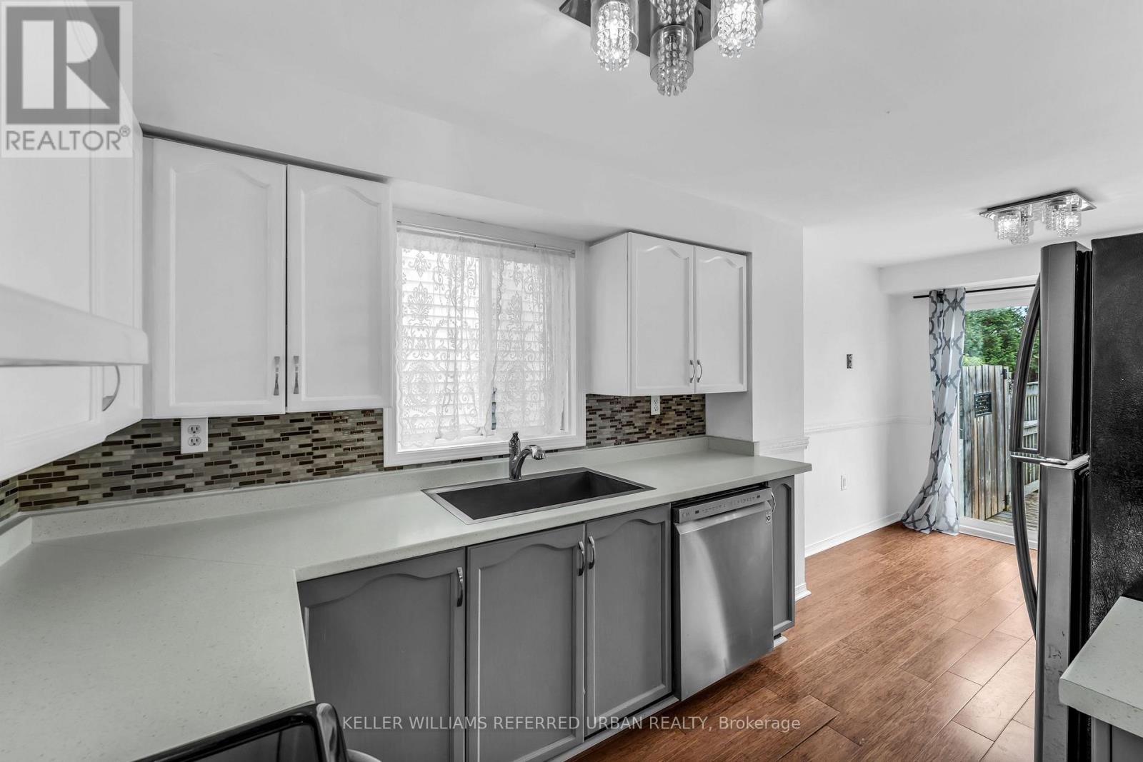 94 Laidlaw Drive, Barrie, ON photo 12