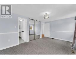 94 Laidlaw Drive, Barrie, ON L4N7S2 Photo 15