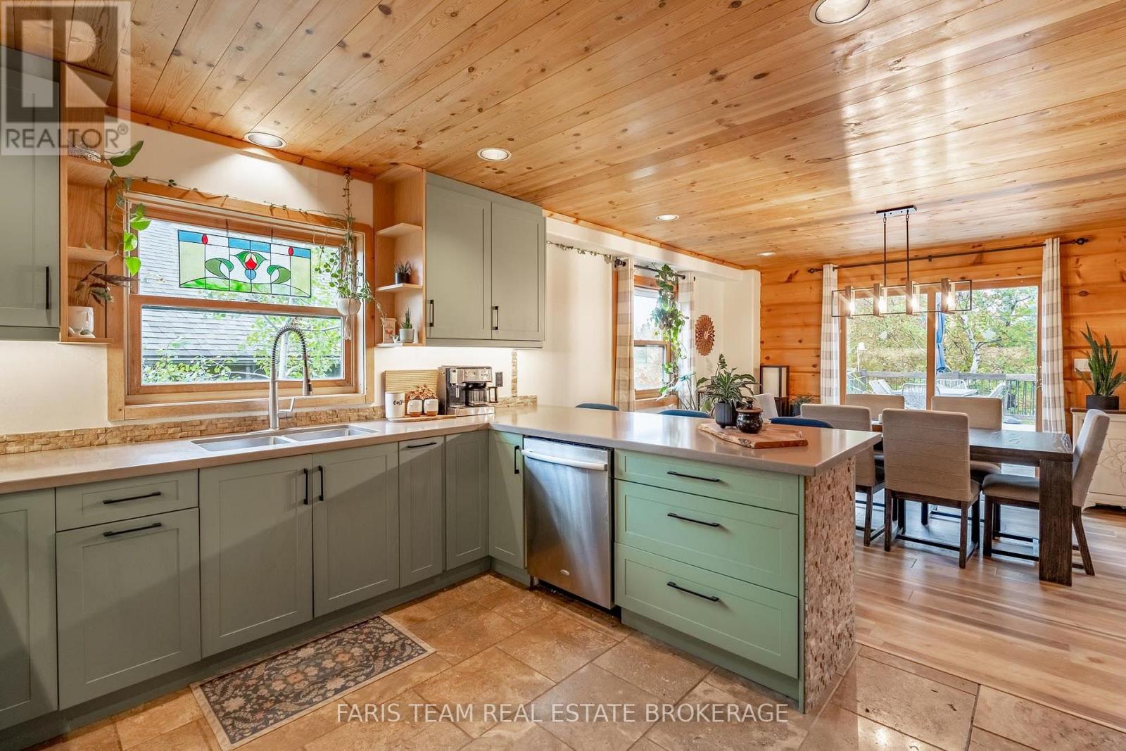 17 Bridle Path, Oro-Medonte, ON photo 6