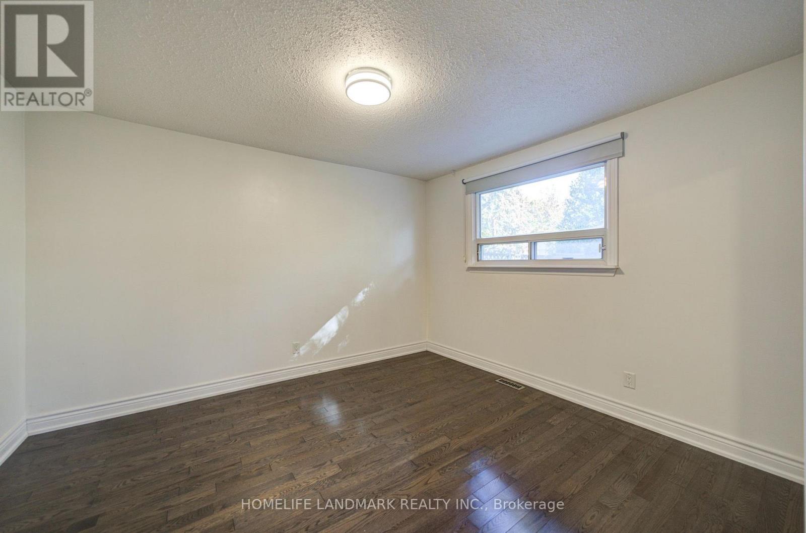7 Huron Street, Barrie, ON photo 16