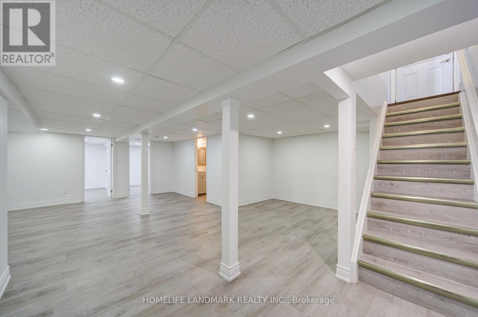 7 Huron Street, Barrie, ON photo 23