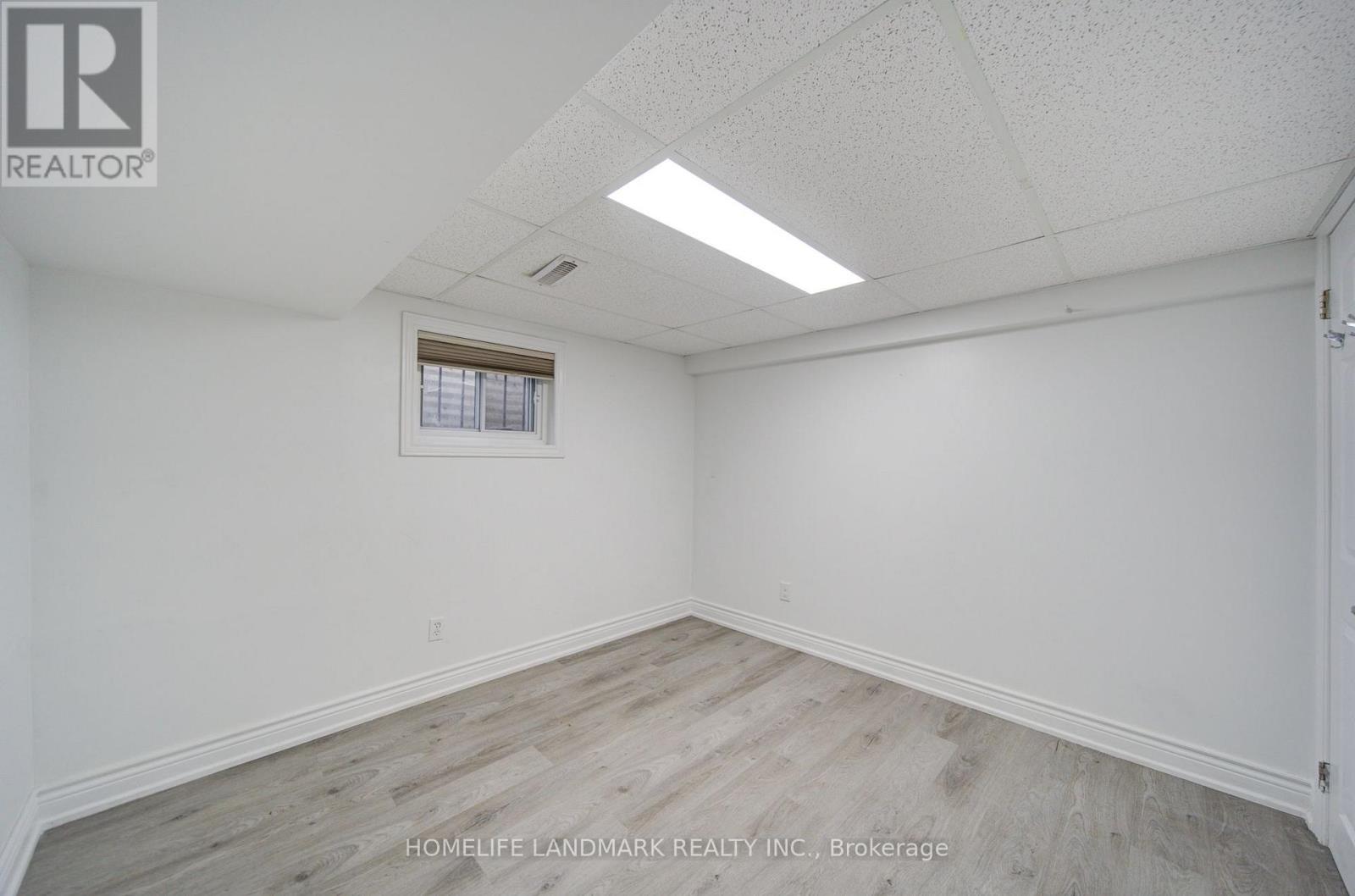 7 Huron Street, Barrie, ON photo 32