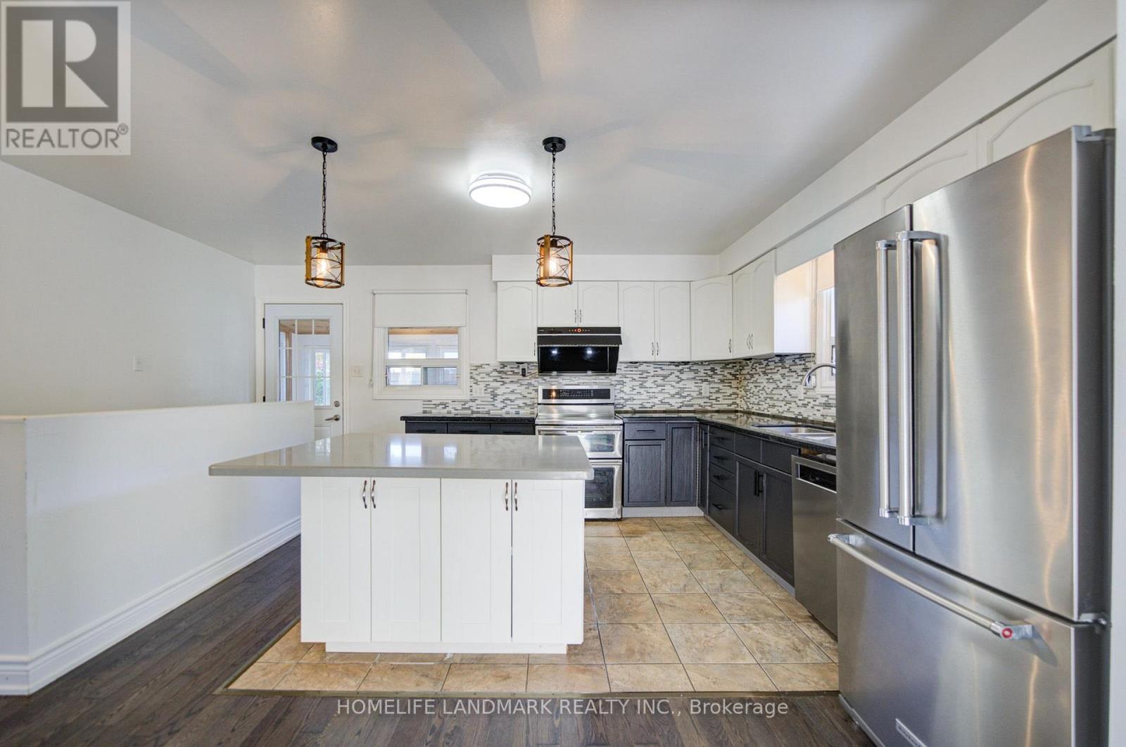 7 Huron Street, Barrie, ON photo 9