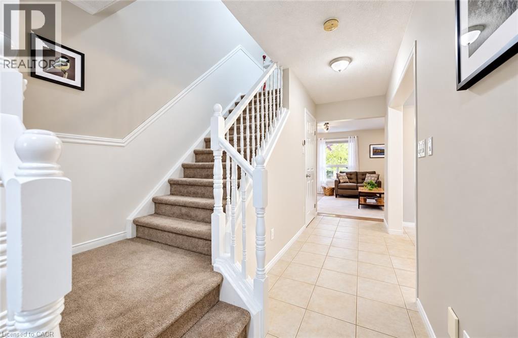 24 WHITE SANDS Court, Kitchener — photo 6
