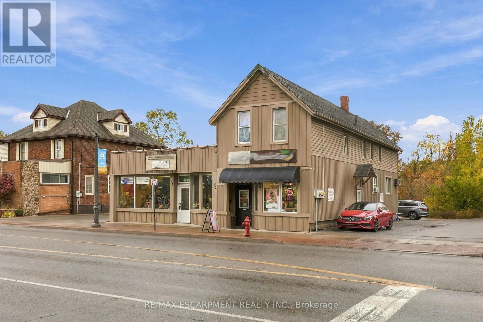239 MAIN STREET W, Port Colborne (Main Street)