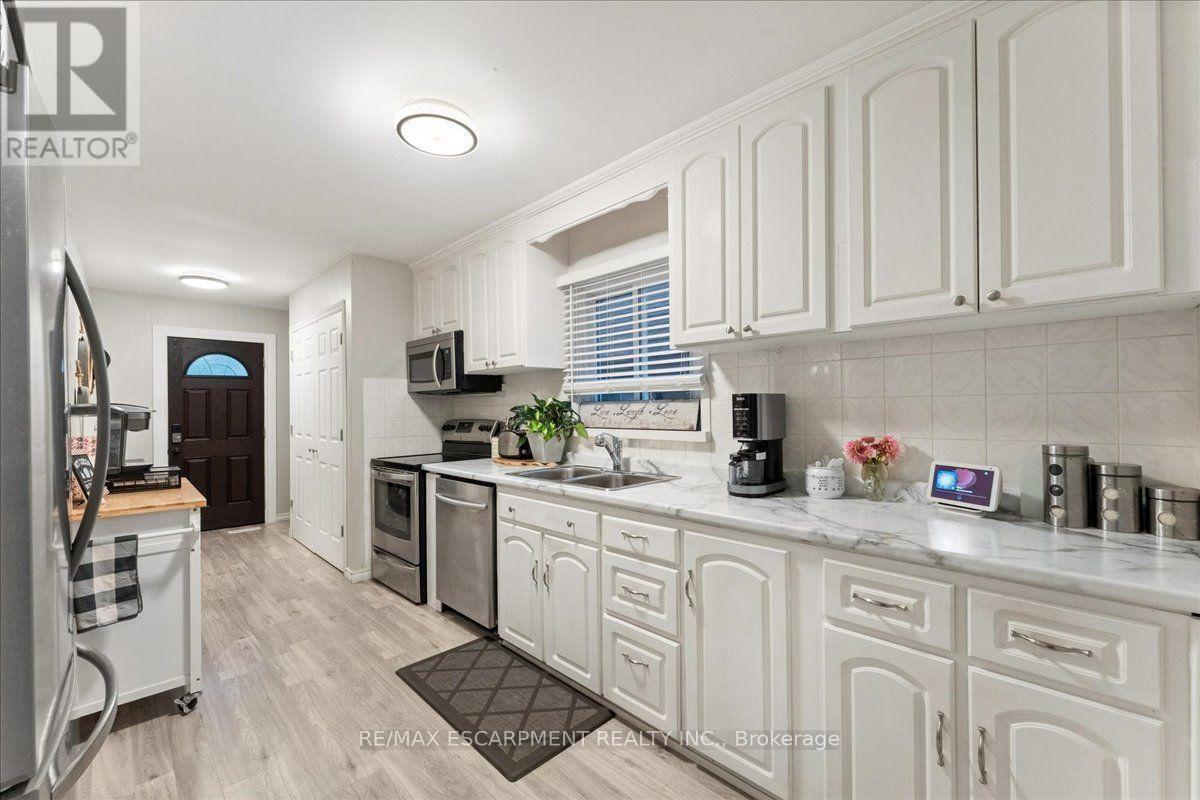 8 First Private Road, Hamilton, ON photo 14