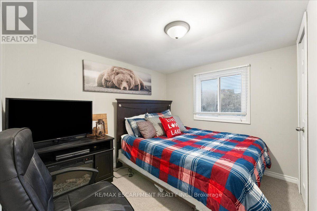 8 First Private Road, Hamilton, ON photo 23