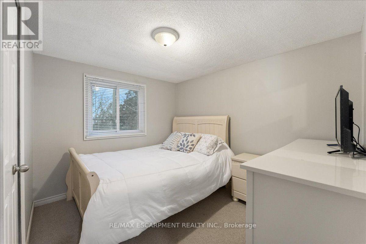 8 First Private Road, Hamilton, ON photo 24