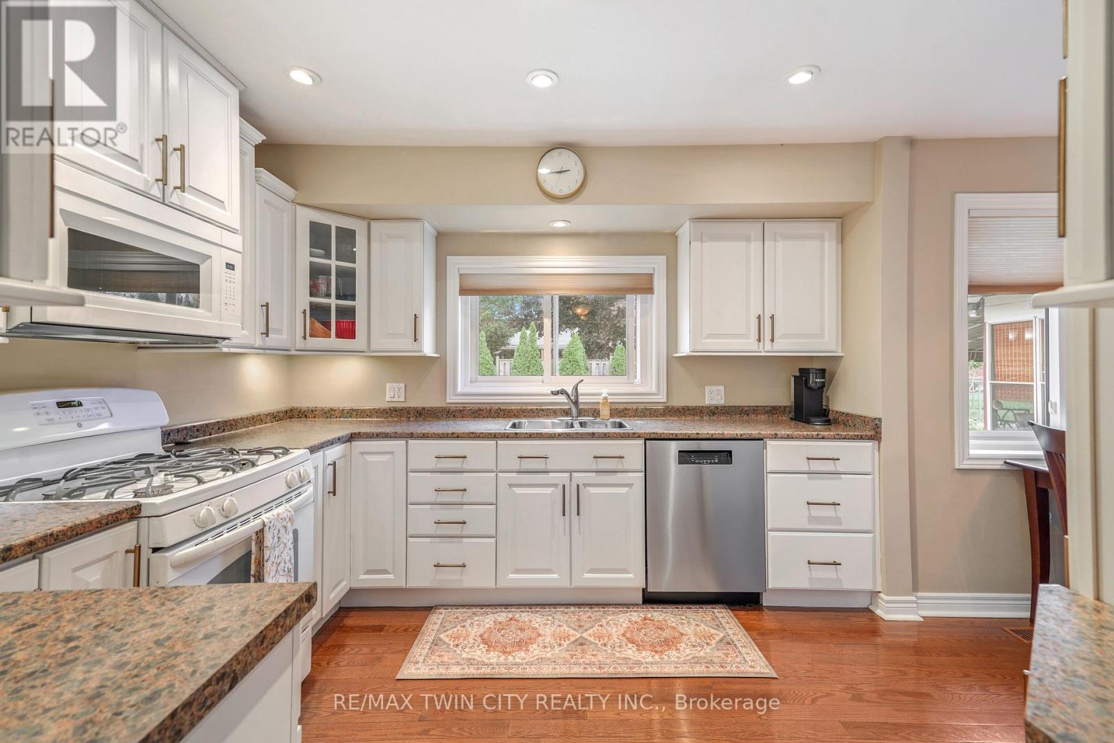 25 Brier Crescent, Brantford, ON photo 13