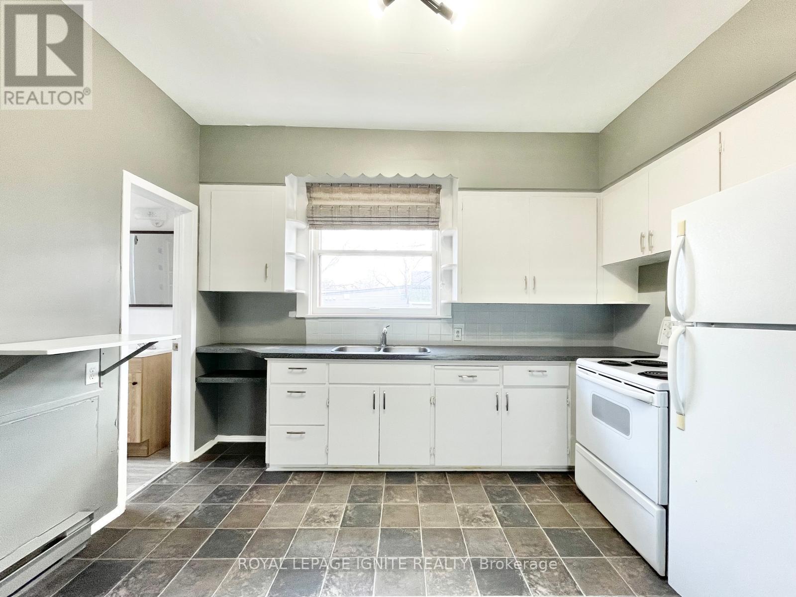 128 Geneva Street, St. Catharines, ON photo 9