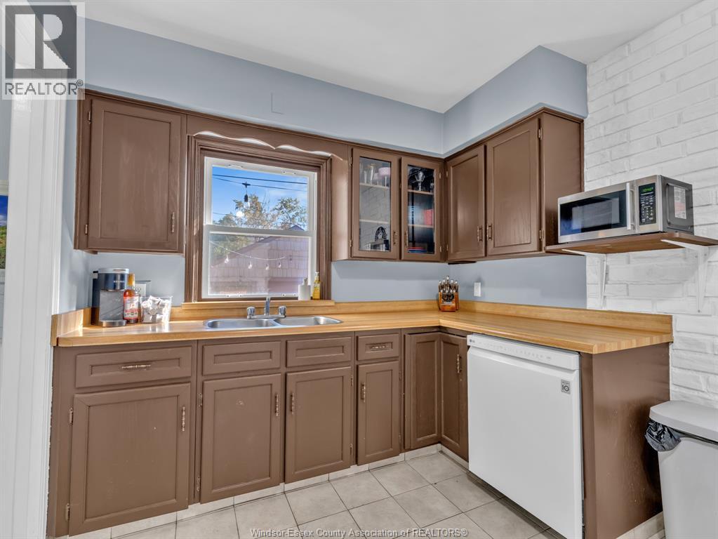 1030 FAIRVIEW BOULEVARD, Windsor — photo 9