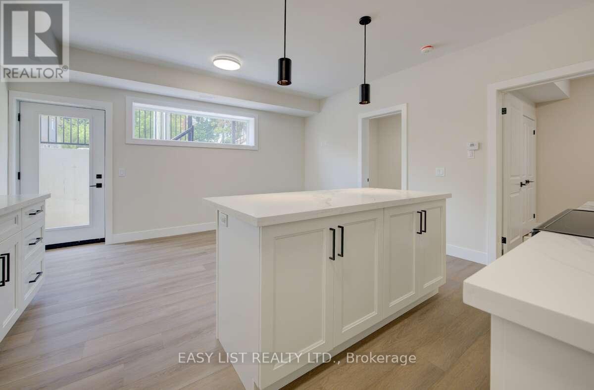1- 17 Peter Street, Kitchener, ON photo 6