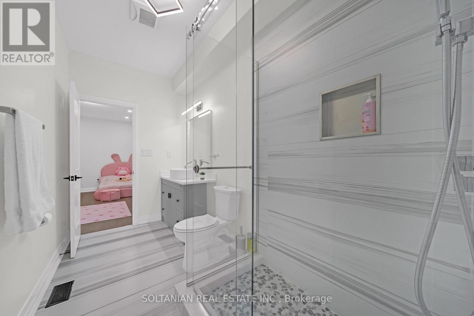 17 Trenton Avenue, Toronto, ON photo 34