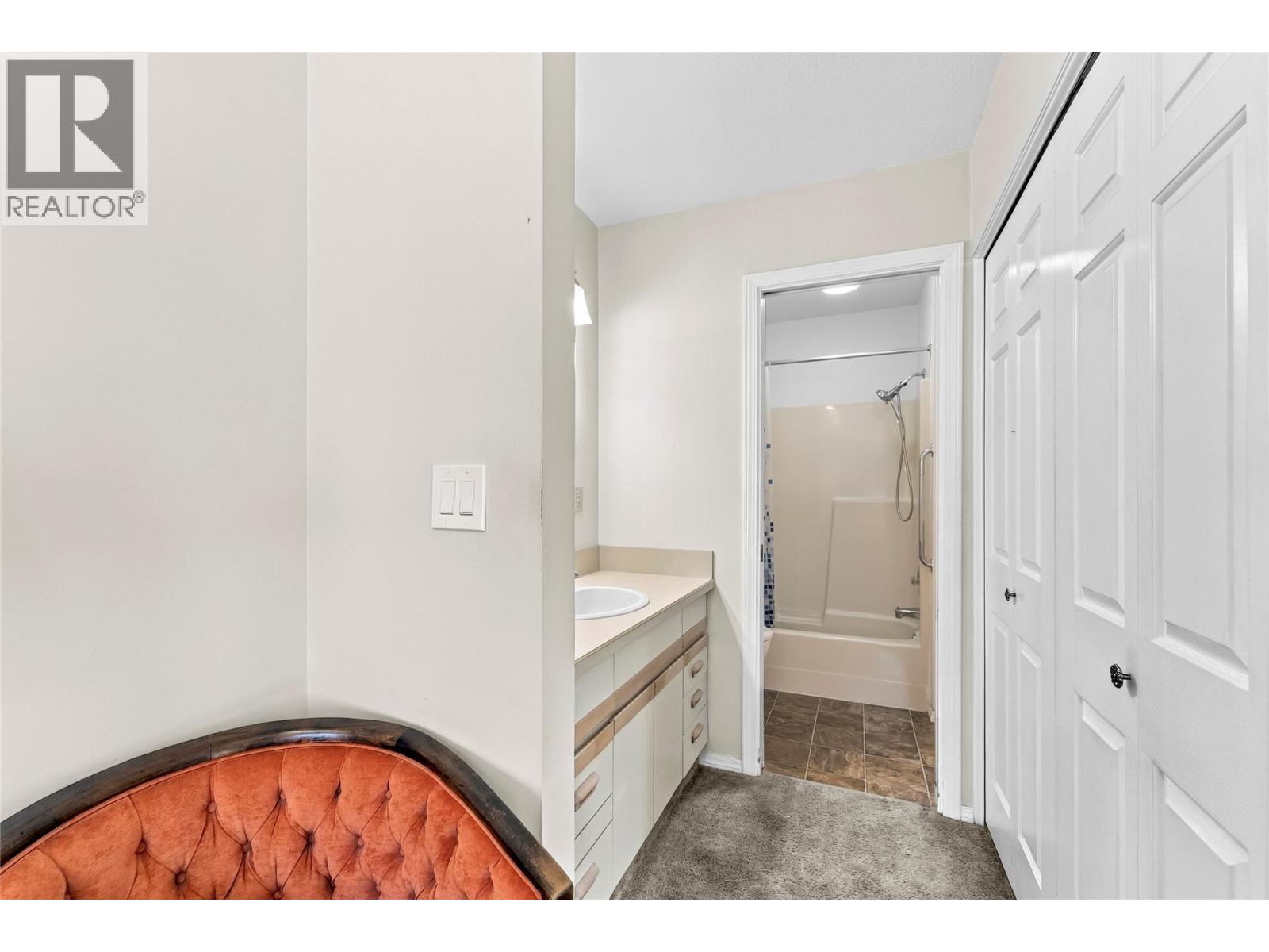 1717 GRANITE Avenue Unit# 5, Merritt - Image 1