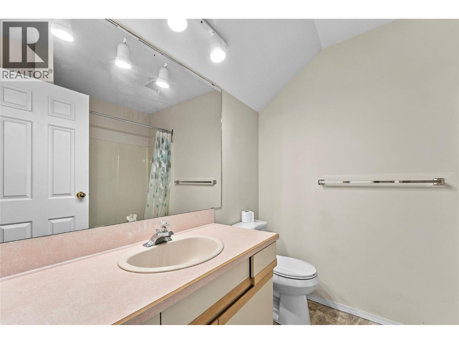 1717 GRANITE Avenue Unit# 5, Merritt - Image 1