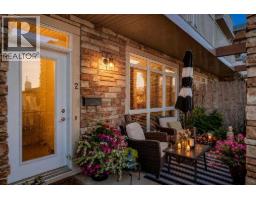 2, 140 Rockyledge View NW, Calgary — photo 3