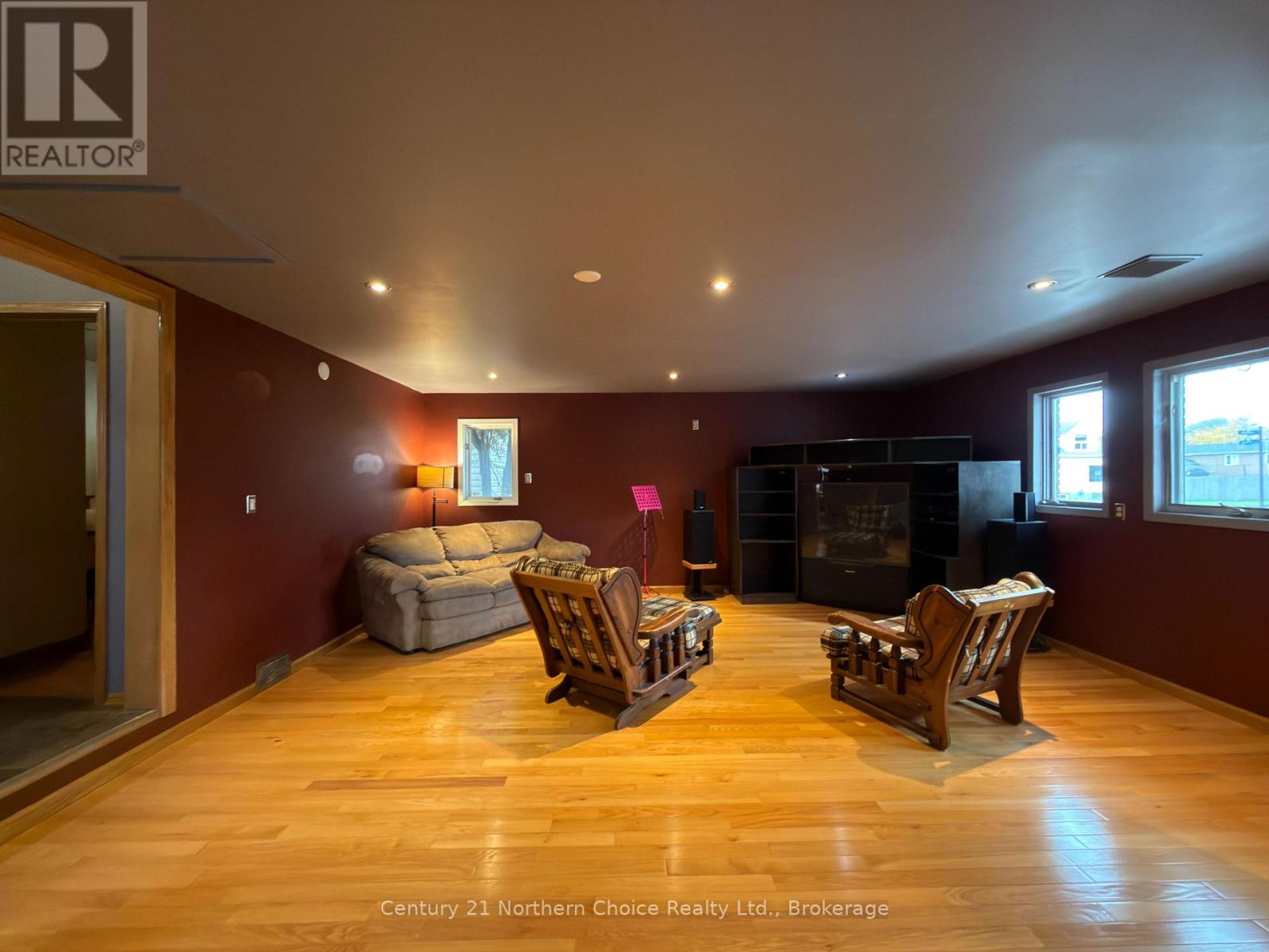 648 SCOTT STREET, Fort Frances — photo 3