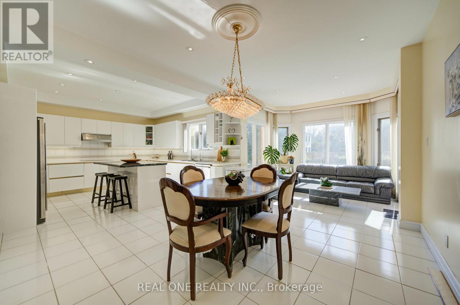 261 Mckee Avenue, Toronto, ON photo 13