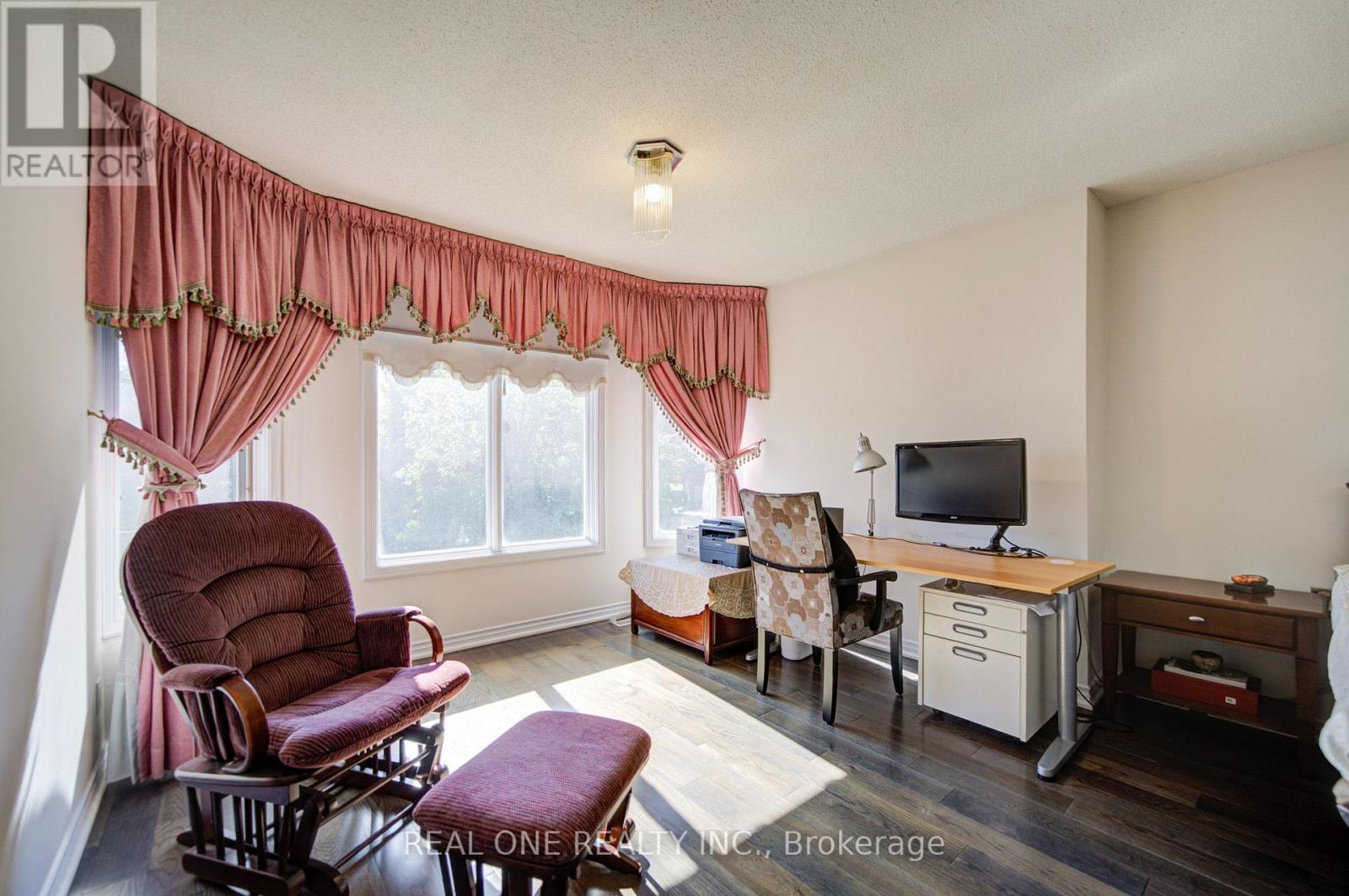 261 Mckee Avenue, Toronto, ON photo 19