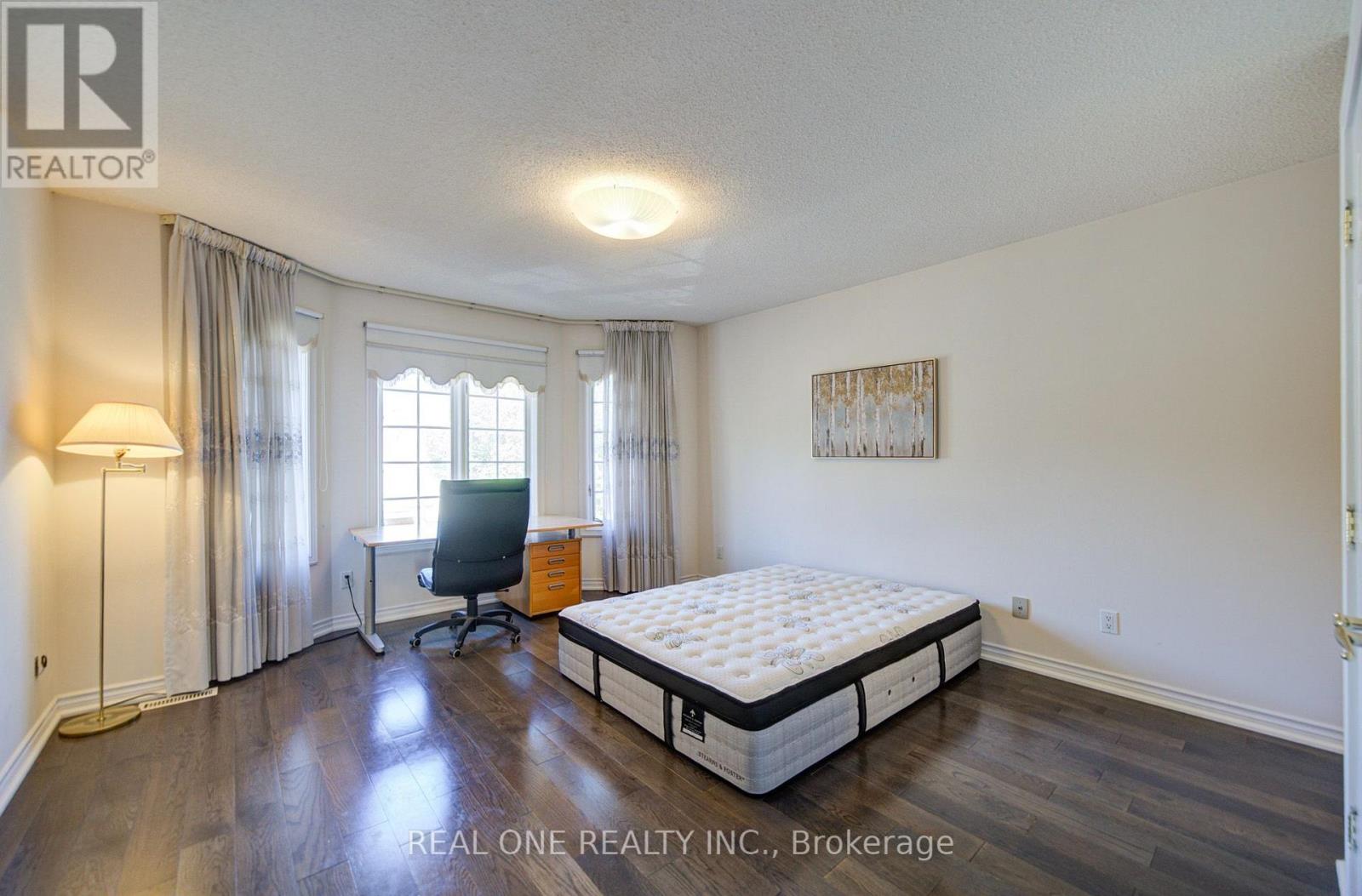 261 Mckee Avenue, Toronto, ON photo 27