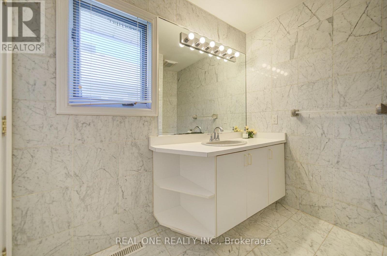 261 Mckee Avenue, Toronto, ON photo 28