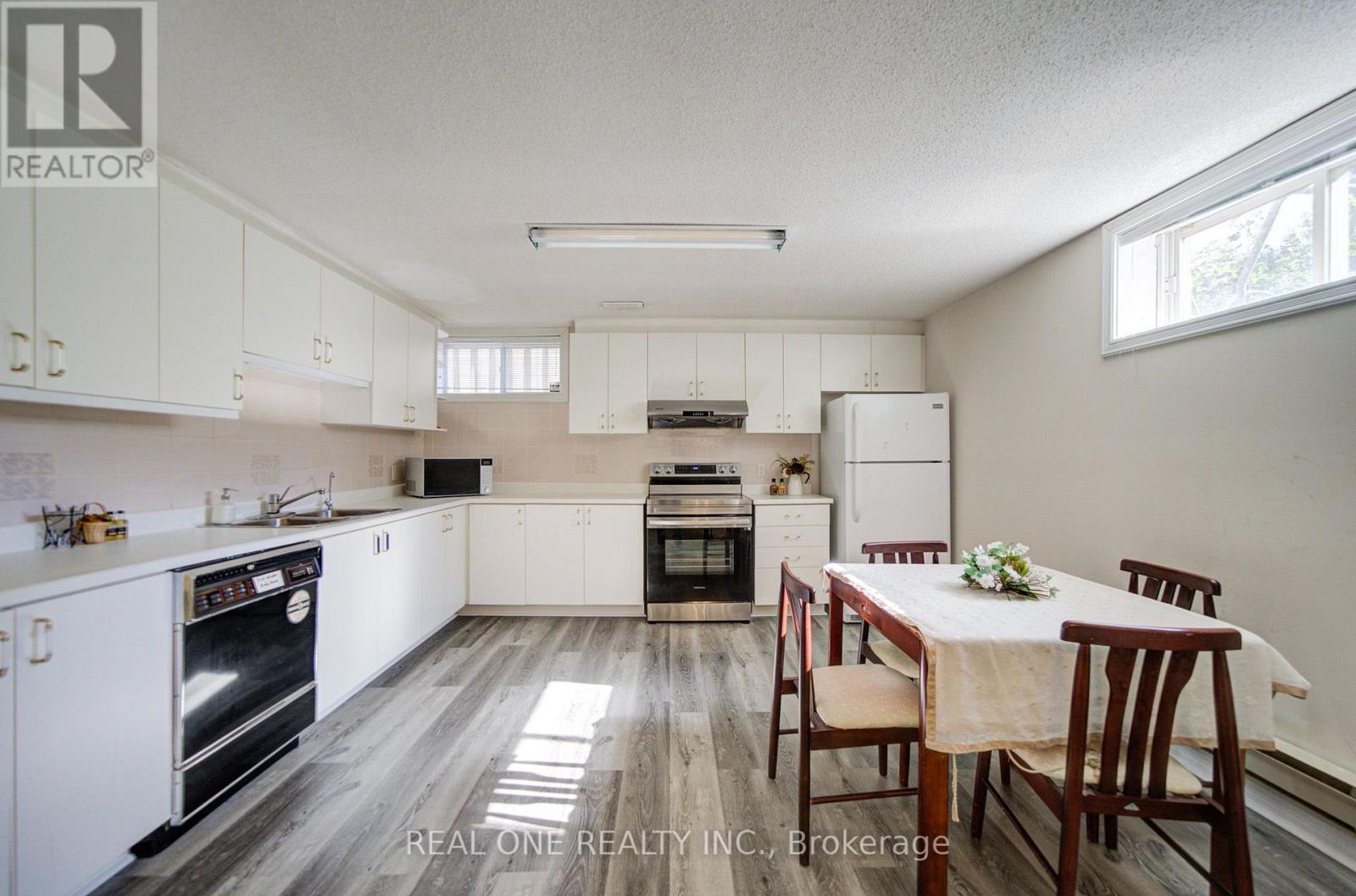 261 Mckee Avenue, Toronto, ON photo 35