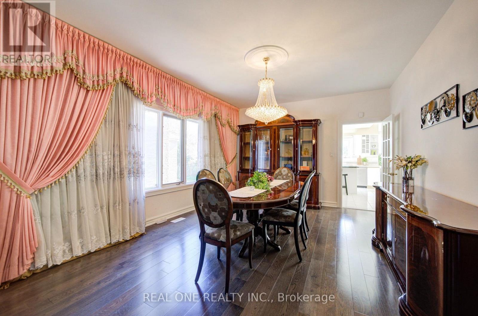 261 Mckee Avenue, Toronto, ON photo 8