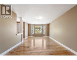 138 East Street, photo 5