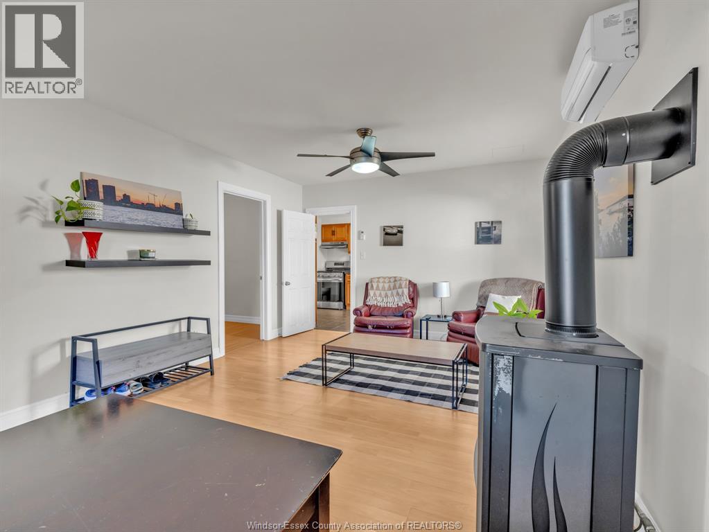 719 HILDEGARDE, Windsor — photo 4